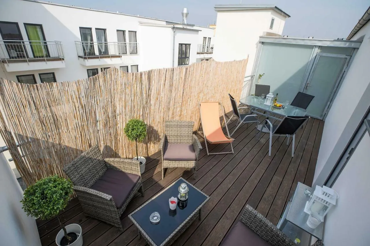 Haas Apartments Downtown With Parking Brno