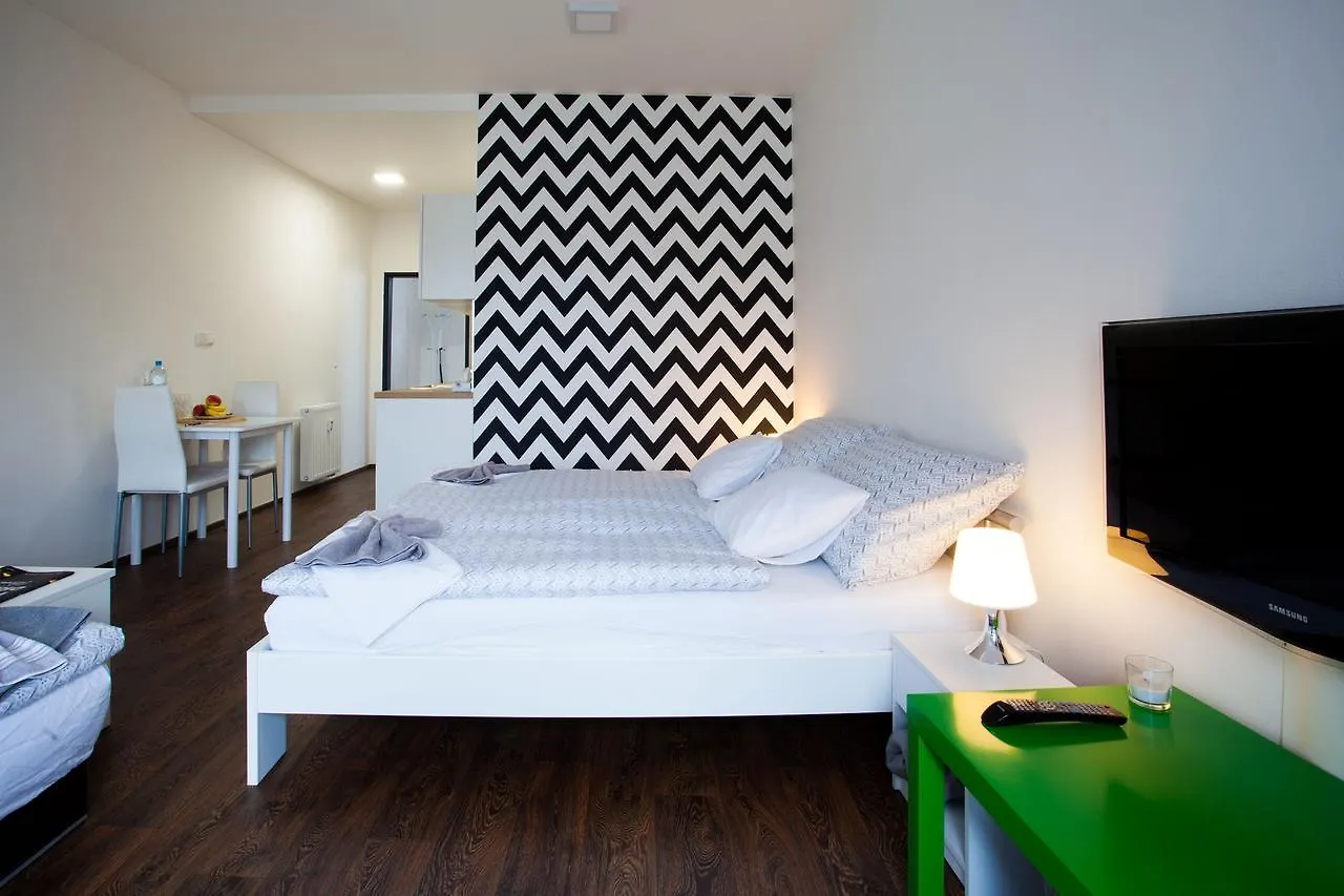 Haas Apartments Downtown With Parking Brno